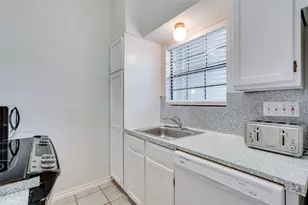 1908 San Antonio, Austin, TX 78705 - Photo 13