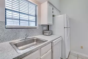 1908 San Antonio, Austin, TX 78705 - Photo 17