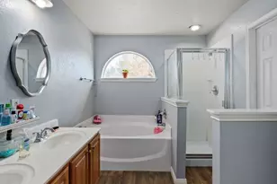 512 Mockingbird Ln, Lockhart, TX 78644 - Photo 15