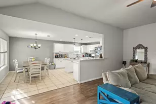 512 Mockingbird Ln, Lockhart, TX 78644 - Photo 11