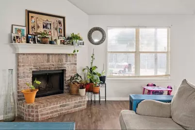 512 Mockingbird Lane, Lockhart, TX 78644 - Photo 3