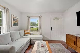 1909 College Row, Austin, TX 78702 - Photo 9