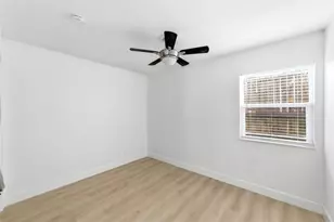 1304 Summit St, Austin, TX 78741 - Photo 7