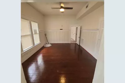 615 E Washington Street, Giddings, TX 78942 - Photo 15