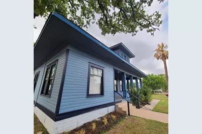 615 E Washington Street, Giddings, TX 78942 - Photo 7