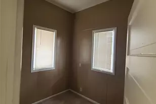 615 E Washington St, Giddings, TX 78942 - Photo 17