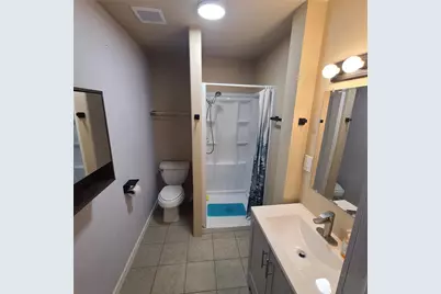 615 E Washington Street, Giddings, TX 78942 - Photo 21