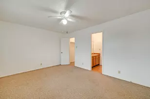 2111 Oak Motte Ln, Austin, TX 78744 - Photo 9
