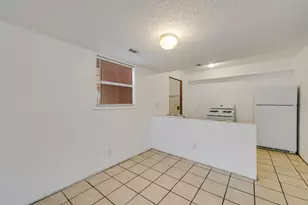 2111 Oak Motte Ln, Austin, TX 78744 - Photo 15