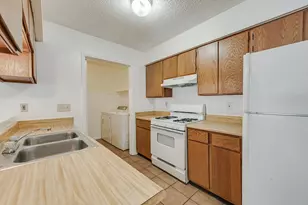 2111 Oak Motte Ln, Austin, TX 78744 - Photo 7