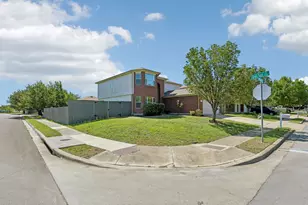 1303 Sunflower Ln, San Marcos, TX 78666 - Photo 3