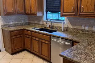 611 Rolling Green Dr, Lakeway, TX 78734 - Photo 5