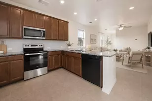 302 Sunshine Ln, Kyle, TX 78640 - Photo 9
