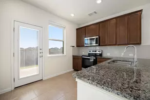 302 Sunshine Ln, Kyle, TX 78640 - Photo 11