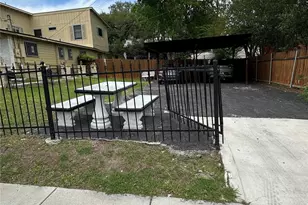 3116 E 12th St, Austin, TX 78702 - Photo 1