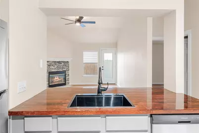 7225 White Panda Run, Del Valle, TX 78617 - Photo 15