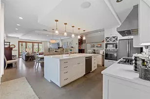 1706 W 10th St, Austin, TX 78703 - Photo 3