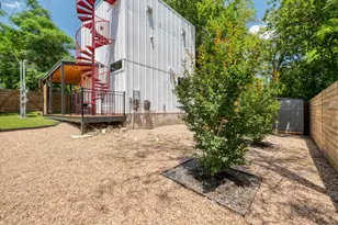 1904 E 16th St, Austin, TX 78702 - Photo 15