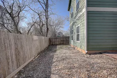 1102 E 3rd Street, Georgetown, TX 78626 - Photo 29