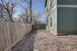 1102 E 3rd St, Georgetown, TX 78626 - Photo 29