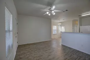 1102 E 3rd St, Georgetown, TX 78626 - Photo 5