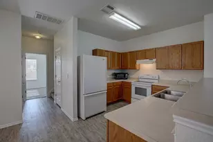 1102 E 3rd St, Georgetown, TX 78626 - Photo 9