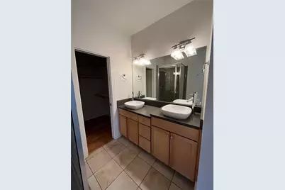 2024 E 2nd Street #B, Austin, TX 78702 - Photo 11
