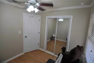 501 W 26th St, Austin, TX 78705 - Photo 13