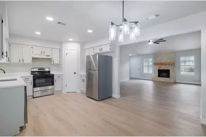 12116 Mosley Lane, Austin, TX 78727 - Photo 11