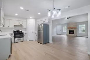 12116 Mosley Ln, Austin, TX 78727 - Photo 11