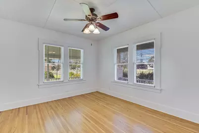 864 N Franklin Street, La Grange, TX 78945 - Photo 5