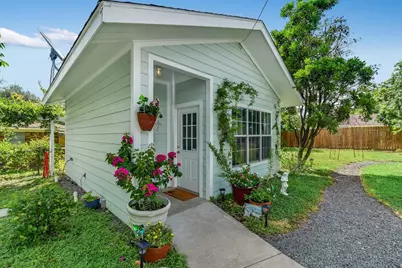 864 N Franklin Street, La Grange, TX 78945 - Photo 25