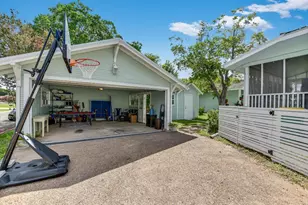 864 N Franklin St, La Grange, TX 78945 - Photo 23