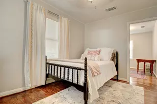 508 Turney St, Smithville, TX 78957 - Photo 9