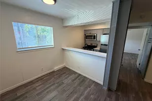 104 E 32nd St, Austin, TX 78705 - Photo 11