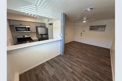 104 E 32nd Street #103, Austin, TX 78705 - Photo 9