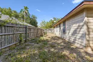 3007 E 4th St, Austin, TX 78702 - Photo 15