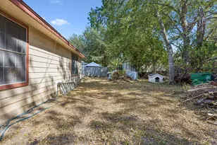 3007 E 4th St, Austin, TX 78702 - Photo 13