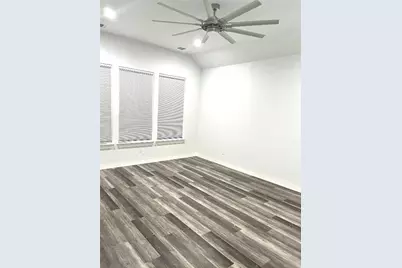 108 W Keamuku Court, Bastrop, TX 78602 - Photo 11