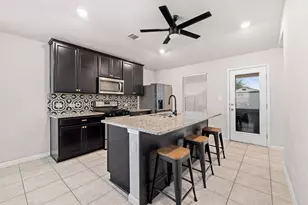 202 Low Bramble Dr, Hutto, TX 78634 - Photo 9