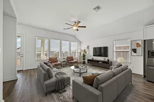 105 Lemuel Crawford Trl, Bastrop, TX 78602 - Photo 5