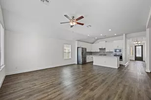 105 Lemuel Crawford Trl, Bastrop, TX 78602 - Photo 7