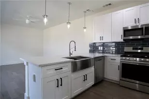 705 Harris Ave, Austin, TX 78705 - Photo 19