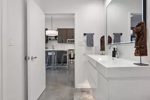 2124 E 6th St, Austin, TX 78702 - Photo 29