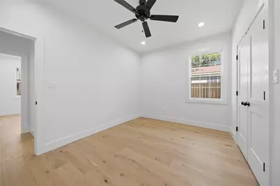 237 E Brenham Street, Giddings, TX 78942 - Photo 9