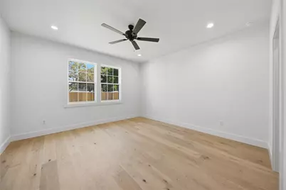 237 E Brenham Street, Giddings, TX 78942 - Photo 15