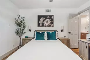 1313 E 52nd St, Austin, TX 78723 - Photo 9