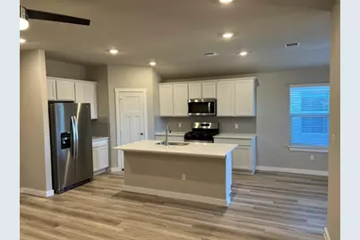 404 Coda Crossing, Georgetown, TX 78633 - Photo 3