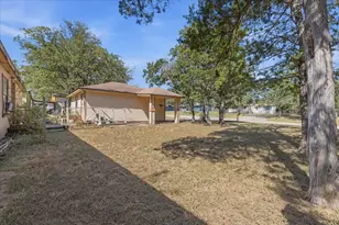 125 Live Oak Dr, Cedar Creek, TX 78612 - Photo 9