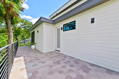 2201 E 16th Street, Austin, TX 78702 - Photo 15